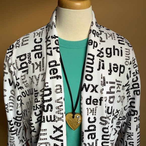 2/$30 UNIQLO Crew Neck Short Sleeve T-Shirt in Aqua Size M - Picture 13 of 14